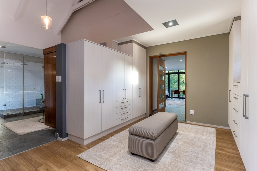 6 Bedroom Property for Sale in Mostertsdrift Western Cape